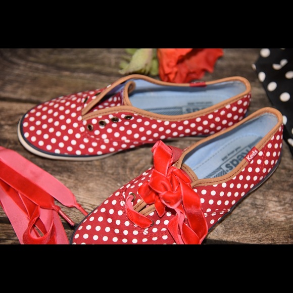 Keds Shoes  Red Polka Dot with  Cutest Red Velvet Ribbon Laces size 6 - Picture 10 of 10
